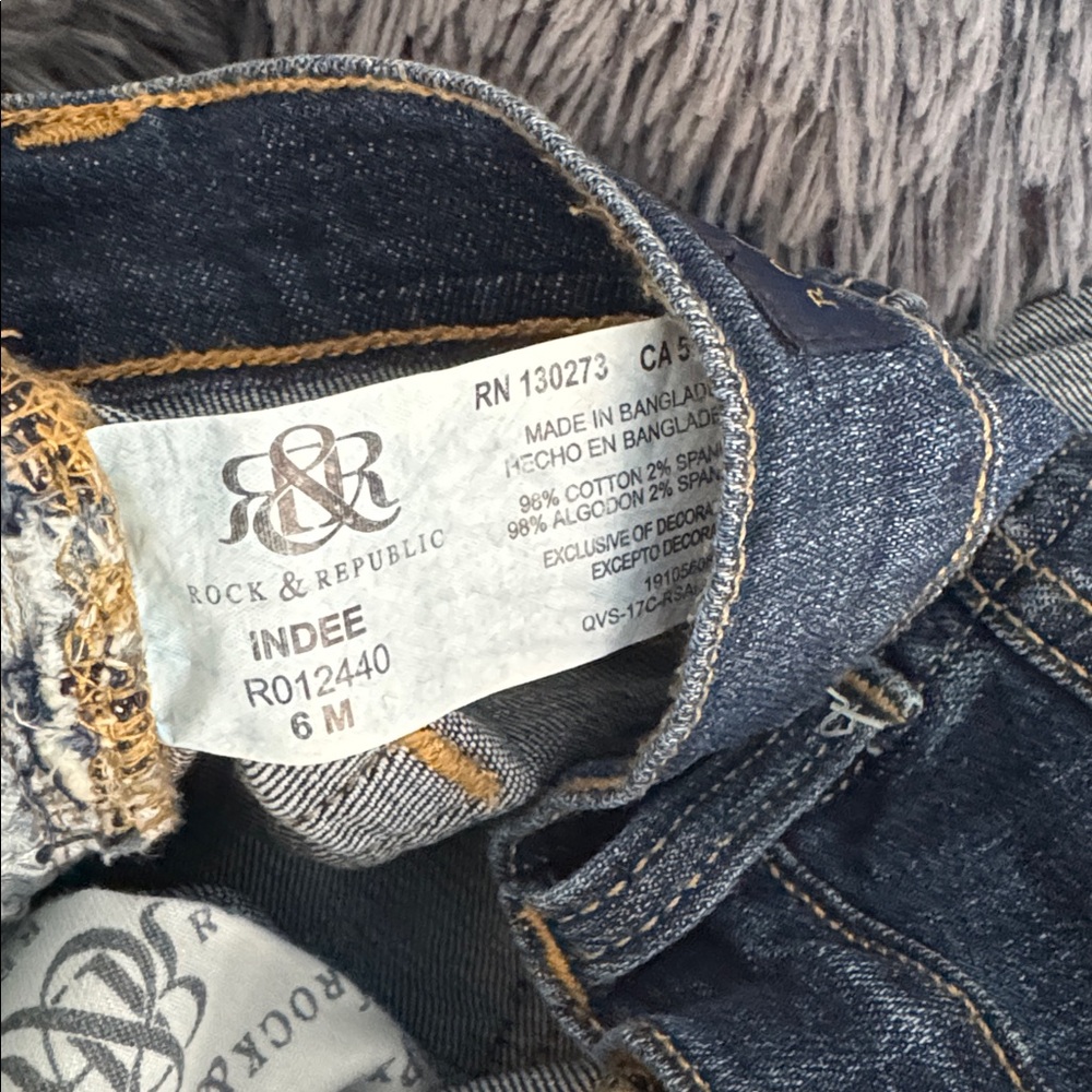 Rock & Republic Dark Blue Cropped Jeans with American Flag & Star Patches - Picture 4 of 5